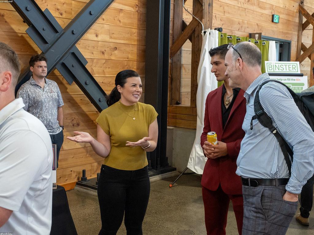 ការណែនាំសម្រាប់អ្នកថ្មី: ការបង្កើតអាជីវកម្មតាមអ៊ិនធឺណិត